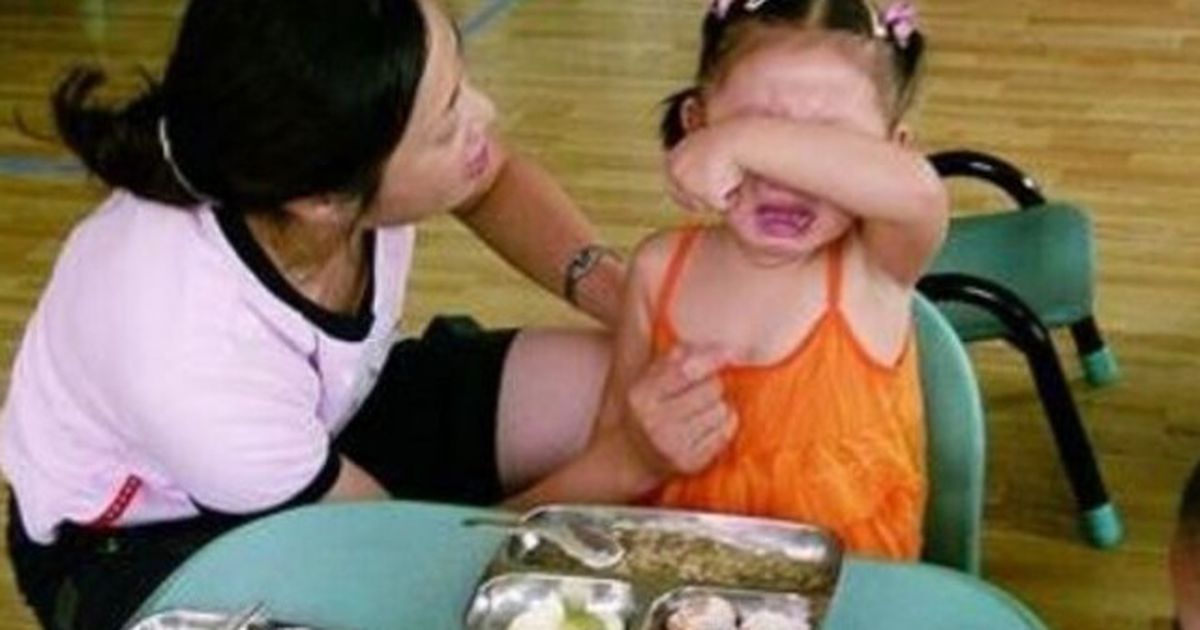 Trung Quốc: Đóng tiền ăn 3 triệu/tháng cho con, phụ huynh ...