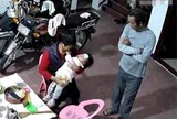 Bố chồng cứ thấy cháu nội 1 tuổi là tỏ thái độ lạnh nhạt, con dâu xem camera giám sát ở nhà mới vỡ lẽ