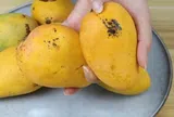 Xoài có đốm đen nên mua hay vứt, đốm to hay nhỏ thì ăn được, điều đơn giản nhưng nhiều người hiểu lầm