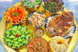 Mẹ đảm nấu ăn ngon, bày biện đẹp mắt như mang cả nhà hàng về bếp, hội chị em nhìn thấy cũng phải ước ao