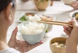 “Dễ như ăn cơm” nhưng nhiều người vẫn gặp sai lầm, bác sĩ khuyên chỉ một thay đổi nhỏ hệ tiêu hóa sẽ rất cảm ơn