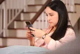Nửa năm sau ly hôn chồng cũ nhắn tin "anh vẫn thấy em là người tốt nhất", tôi bật cười đáp 7 từ