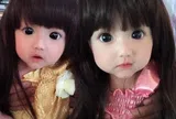Bé gái bị nhầm là "hình nộm" vì quá xinh 8 năm trước giờ dậy thì đẹp chuẩn "Hoa hậu tương lai", nhìn mẹ ruột bất ngờ hơn