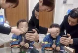 Gửi con về quê nghỉ hè, một lần về thăm mẹ bỉm bất ngờ với cách ông bà cho cháu ăn