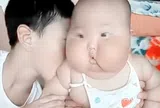 Từng là cô bé xinh xắn, con gái đổi khác sau 6 tháng ở quê ông bà nuôi, người mẹ sốc lên sốc xuống