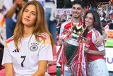 Vợ cầu thủ tuyển Đức nổi nhất World Cup 2026: Là bạn thời thơ ấu của chồng, để mặt mộc đi cổ vũ vẫn gây sốt