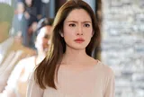 Thấy giúp việc mới lau nhà chưa sạch, tôi bước lại chỉnh đốn thì nhận ra mẹ chồng cũ đã đuổi mình 5 năm trước