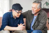 Về già, phản ứng của cha mẹ khi được con cái báo hiếu rất quan trọng, người thông minh thường làm thế này!