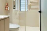 Tại sao ngày càng nhiều gia đình từ bỏ vách kính trong nhà tắm? 4 thiết kế thay thế này đẹp sang, tiện dụng hơn nhiều