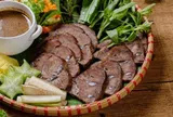 Cách luộc bắp bò mềm ngon cùng mẹo pha nước chấm mắm gừng chuẩn vị