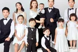 Chồng muốn "nhân bản gen tốt", vợ liền liên tiếp sinh 9 con, hóa đơn tiền điện hơn 70 triệu/tháng