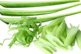 Chế biến dọc mùng, đem ngâm với loại nước này, đem nấu bún hay canh chua đều cực ngon chẳng sợ bị ngứa