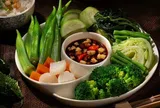 Luộc rau củ quả thập cẩm thì cho vào nồi cùng một lúc hay luộc lần lượt, đầu bếp nói nhiều người làm sai bảo sao không ngon