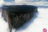 Núi Roraima – ngọn núi giữa trời mây đẹp như bước ra từ thế giới cổ tích