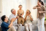 Dốc hết tiền bạc đi chăm sóc con cháu, cuối đời tôi hối hận vì nhận ra mình chỉ có thể dựa vào người này!