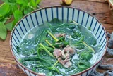 Lá này canxi gấp 2 lần sữa, nấu canh rất ngon, giúp bổ tỳ, tiêu sưng lại thanh mát ngày nhưng ít người biết ăn