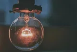 Khi người khác đang nói về 4 chuyện này, tuyệt đối đừng xen vào