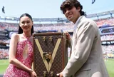 Mỹ nhân Hàn duy nhất được bưng Cúp vàng World Cup 2026: Vụt sáng nhờ Trò Chơi Con Mực, phong cách chuẩn Đại sứ toàn cầu