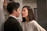 Hôn trộm chị sếp mình yêu thầm, hôm sau chị ấy ghé tai tôi nói: “Không có ai đâu, cứ hôn đi”