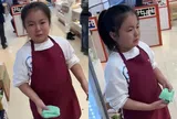 Con không chịu học bị mẹ cho đi làm nhân viên phục vụ, sau vài ngày liền bật khóc nói một câu
