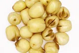 Cách bảo quản hạt sen để cả năm vẫn giữ được mùi thơm, bùi, màu vàng tươi đẹp mắt