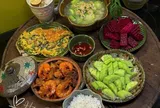 Mẹ đảm đi chơi xuyên Việt khiến con trai kêu thèm cơm nhà, khoe 30 mâm cơm tự nấu ai nhìn cũng thích