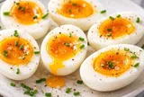 Ăn trứng luộc lòng đào có bổ dưỡng hơn luộc chín và đâu là sai lầm thường gặp nhất khi ăn trứng?