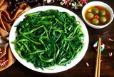 Luộc rau đậy nắp thì vàng, mở ra thì mất dinh dưỡng: Đâu là cách để “vẹn cả đôi đường”?
