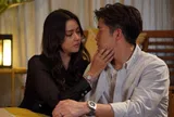 Qua đêm với chị đồng nghiệp hơn 5 tuổi, hôm sau tỉnh dậy gặp một người khác, tôi vơ quần áo bỏ chạy