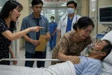 Con gái cấm tôi tái hôn với trai trẻ kém 12 tuổi, khi anh vào phòng cấp cứu, tôi mới biết sự thật