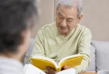 Sau khi thuê giúp việc và sống trong viện dưỡng lão tôi mới thấm: Về già tốt nhất vẫn nên dựa vào con cái!