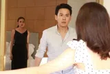 Giặt áo chồng thấy chiếc khăn tay của cô gái lạ, giả vờ mang cơm trưa cho anh tôi biết sự thật