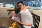 Người phụ nữ U50 đi họp lớp cấp ba, về 2 tháng sau phát hiện mang thai: "Tôi không biết bố đứa trẻ là ai"