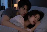 Về nhà lúc 3 giờ sáng, lên giường ôm vợ nghe cô ấy nói mớ một câu, tôi điếng người