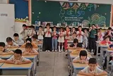 Cô giáo gửi ảnh học sinh tiểu học ăn bữa phụ trong nhóm chat, phụ huynh nhìn kỹ tức giận chất vấn