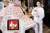 Mỹ nhân VTV sinh con cho chồng doanh nhân, làm mâm cúng đầy tháng cho con trong cơ ngơi bạc tỷ đẹp mê, nhìn kỹ toàn vàng