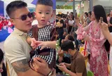 Quang Hải và vợ đại gia Chu Thanh Huyền đi xe sang 8 tỷ đến trường quốc tế xem con trai biểu diễn văn nghệ Trung thu
