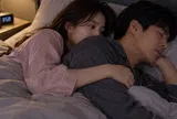 Bỏ người yêu 7 năm cưới chị sếp U40, đêm tân hôn chị thì thầm 5 từ làm tôi bỏ ra ngoài
