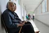 Mang 5 triệu/tháng tiền lương hưu đến sống cùng con trai và giúp chăm cháu, câu nói của con dâu khiến tôi lặng lẽ về quê