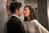 Mưa gió đến nhà đồng nghiệp trú tạm, không ngờ tôi bị vợ cậu ta lén kéo vào phòng rồi thú nhận chuyện sinh con