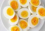 Luộc trứng đừng cho luôn vào nồi, nhớ làm điều này trước trứng sẽ cực dễ bóc vỏ mà còn không bị nứt