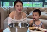 Mỹ nhân sinh 9 con được chồng chủ tịch tặng biệt thự 1900m2, nhan sắc U40 gây ngỡ ngàng