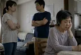 Định tặng con gái 2 tỷ mua nhà, nghe lén cuộc điện thoại của con rể, tôi lặng lẽ ôm tiền rời đi