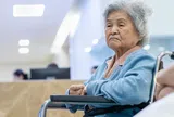Người mẹ nuôi dạy 6 đứa con thành đạt, về già lại bị đẩy vào viện dưỡng lão sống, bà nói 1 câu ai cũng nghẹn ngào