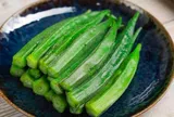 Luộc đậu bắp người cắt cuống, người không, đầu bếp nói làm sai thế này bảo sao quả đầy nhớt lại chẳng giòn