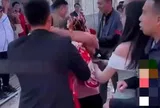 Cô dâu chết lặng ngay trên lễ đường: Hai kẻ lạ xông vào chặn cửa, vòi tiền mới cho làm đám cưới