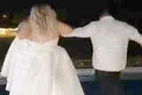 Nghẹt thở khoảnh khắc cô dâu suýt bỏ mạng trong đám cưới vì chiếc váy cưới lộng lẫy của mình