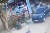 Vợ đu bám nắp capo kêu cứu, "tiểu tam" ngang nhiên cướp vàng rồi tẩu thoát