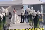 Chú rể "đứng hình", cả hôn trường "nín thở" chỉ vì 1 phát ngôn đi vào lòng đất của cô dâu