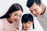 Trao hết tài sản cho con khi còn sống: Cha mẹ có thể đánh mất quyền tự chủ lúc về già?